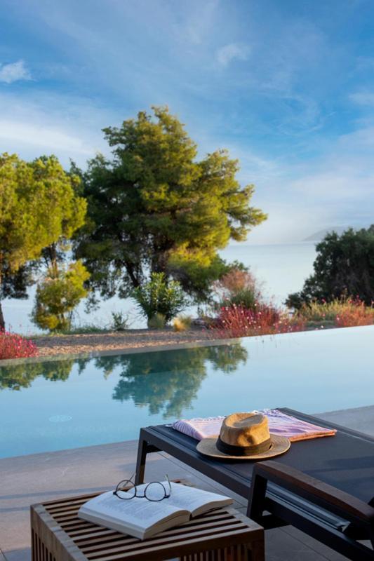 Theros Estate Villa *